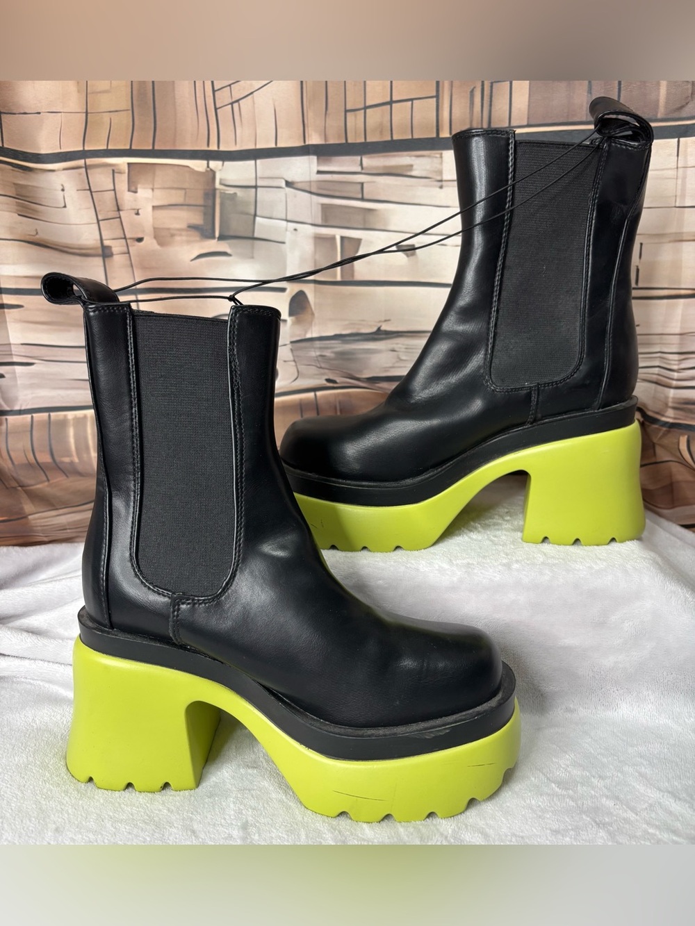 Liliana Bootie Z 9 Black Chunky Platform Boots Neon Green Lug Sole Women's 5.5